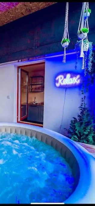 Lovely 3Bd - Rooftop - Jacuzzi&Sauna Prague Czech Republic
