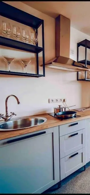 Lovely 3Bd - Rooftop - Jacuzzi&Sauna Prague Apartment