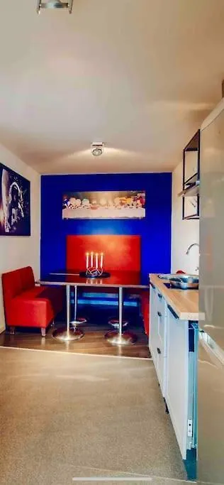 Lovely 3Bd - Rooftop - Jacuzzi&Sauna Prague