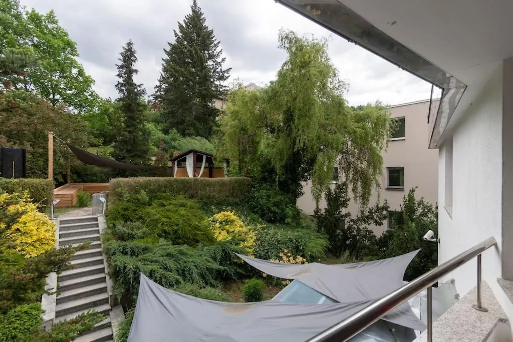 Lovely 3Bd - Rooftop - Jacuzzi&Sauna Prague Apartment