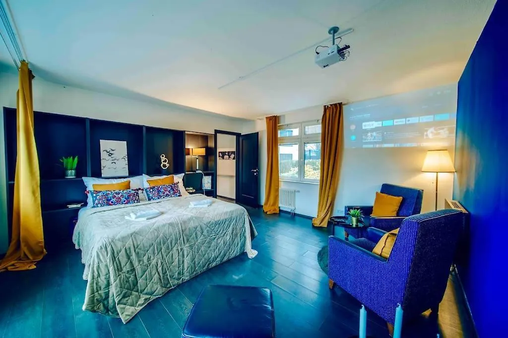 Lovely 3Bd - Rooftop - Jacuzzi&Sauna Prague Apartment