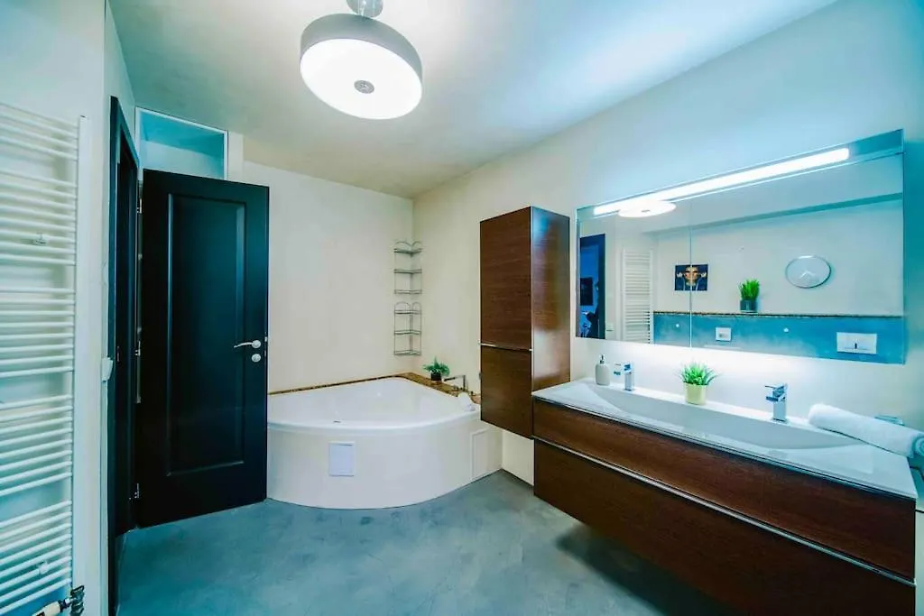 Lovely 3Bd - Rooftop - Jacuzzi&Sauna Prague 0*,