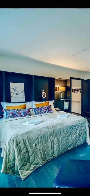 Apartment Lovely 3Bd - Rooftop - Jacuzzi&Sauna Prague