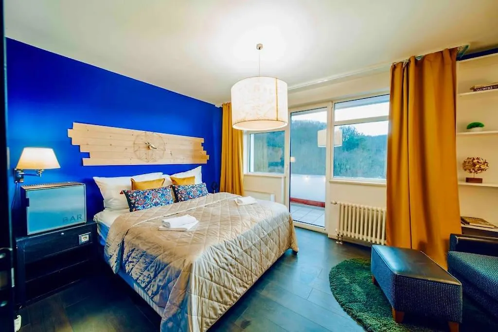 Lovely 3Bd - Rooftop - Jacuzzi&Sauna Prague